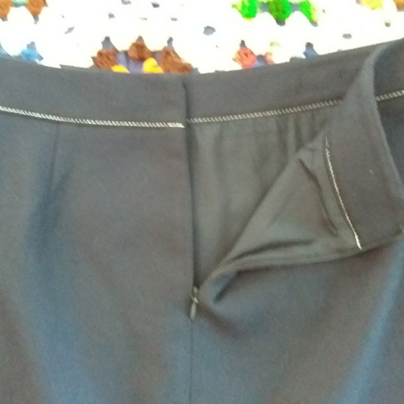 Ann Taylor Factory Women's Navy Blue Skirt  NWT. - Picture 4 of 8